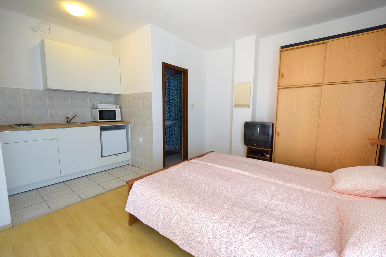 Apartments Vera Malinska Ngoại thất bức ảnh